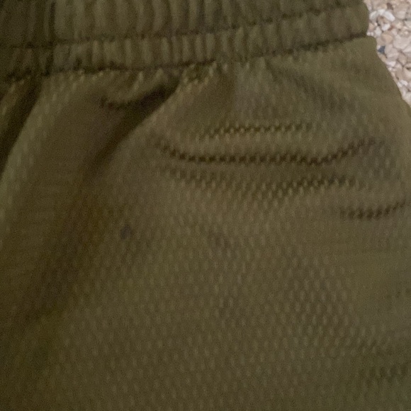 Athletic shorts - Picture 3 of 3